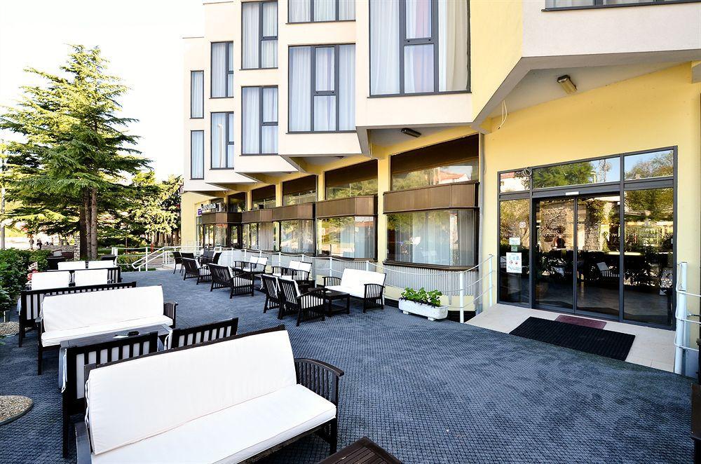 Hotel Fontana Buzet Exterior photo